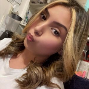 Meet your Posher, Leslie